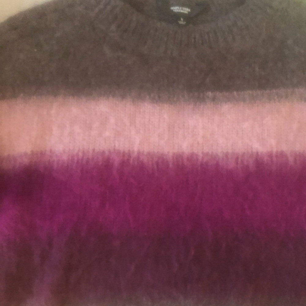Simply Vera Vera Wang Color Block Fuzzy Ombr Swea… - image 7